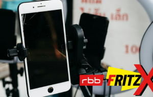 Smartphone auf Stativ mit Ringlicht