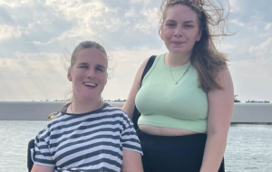 Lea Voitel und ihre Assistentin sind unterwegs.